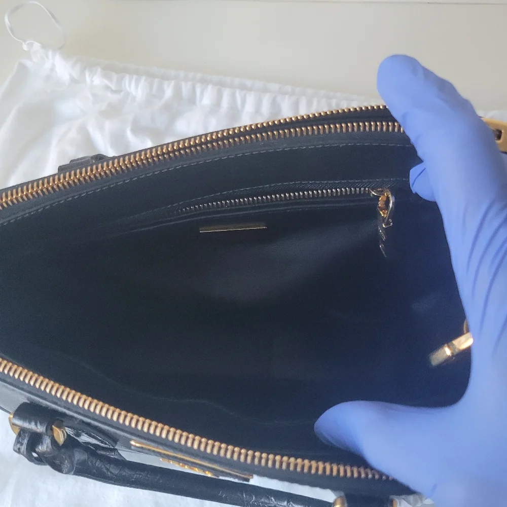 PRADA Crocodile Galleria Saffiano Leather Black Bag - Picture 13 of 17